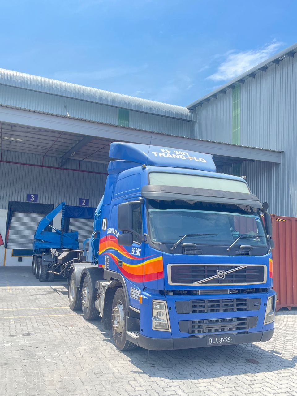 TRANSFLO Fleet - Volvo Truck